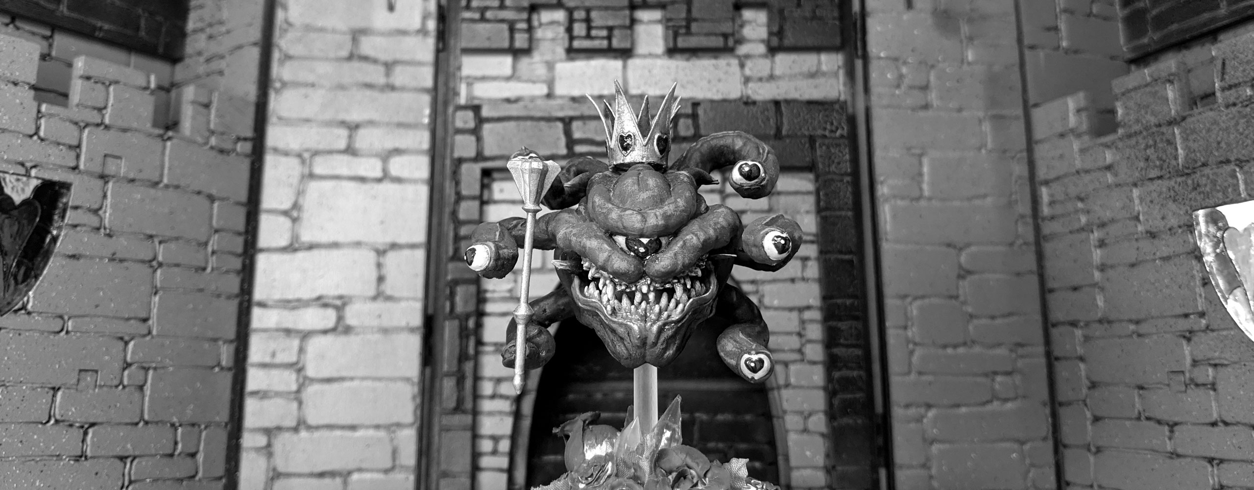queen-beholder@2x